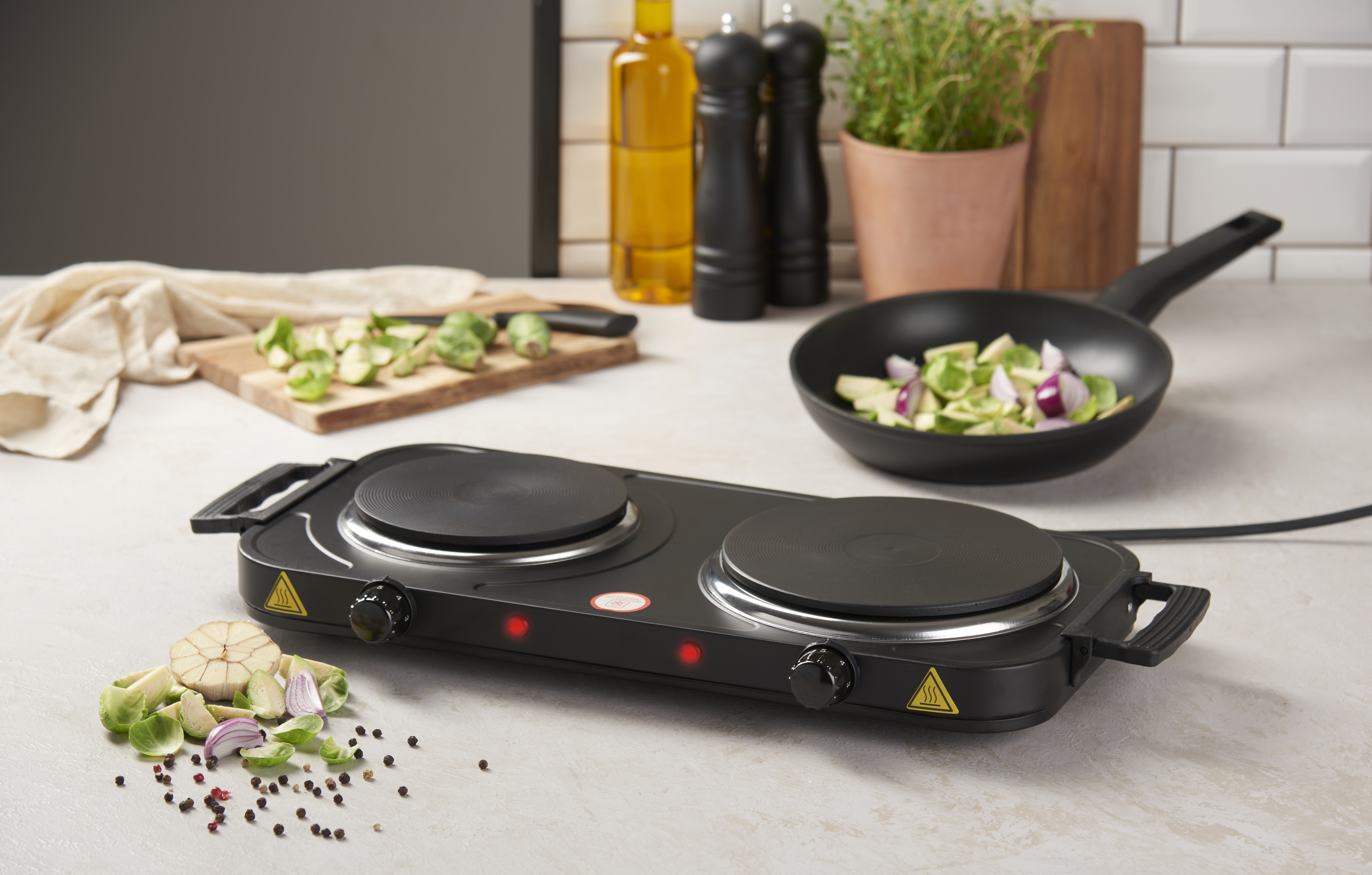 KOKEPLATE Ø15+Ø18CM 2500W SORT DAY
