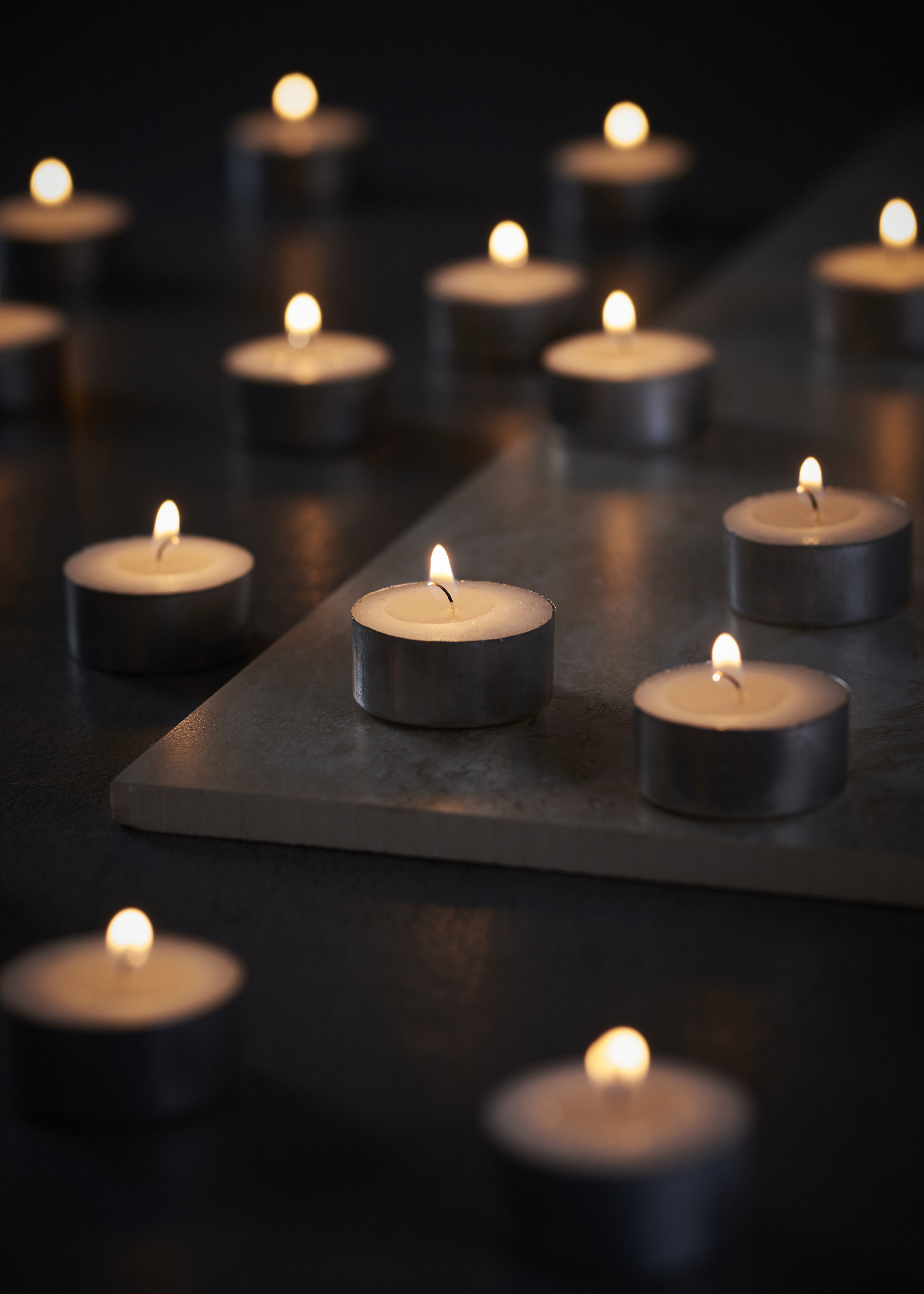 TEALIGHT 4HOURS 100PCS. 12 GRAM