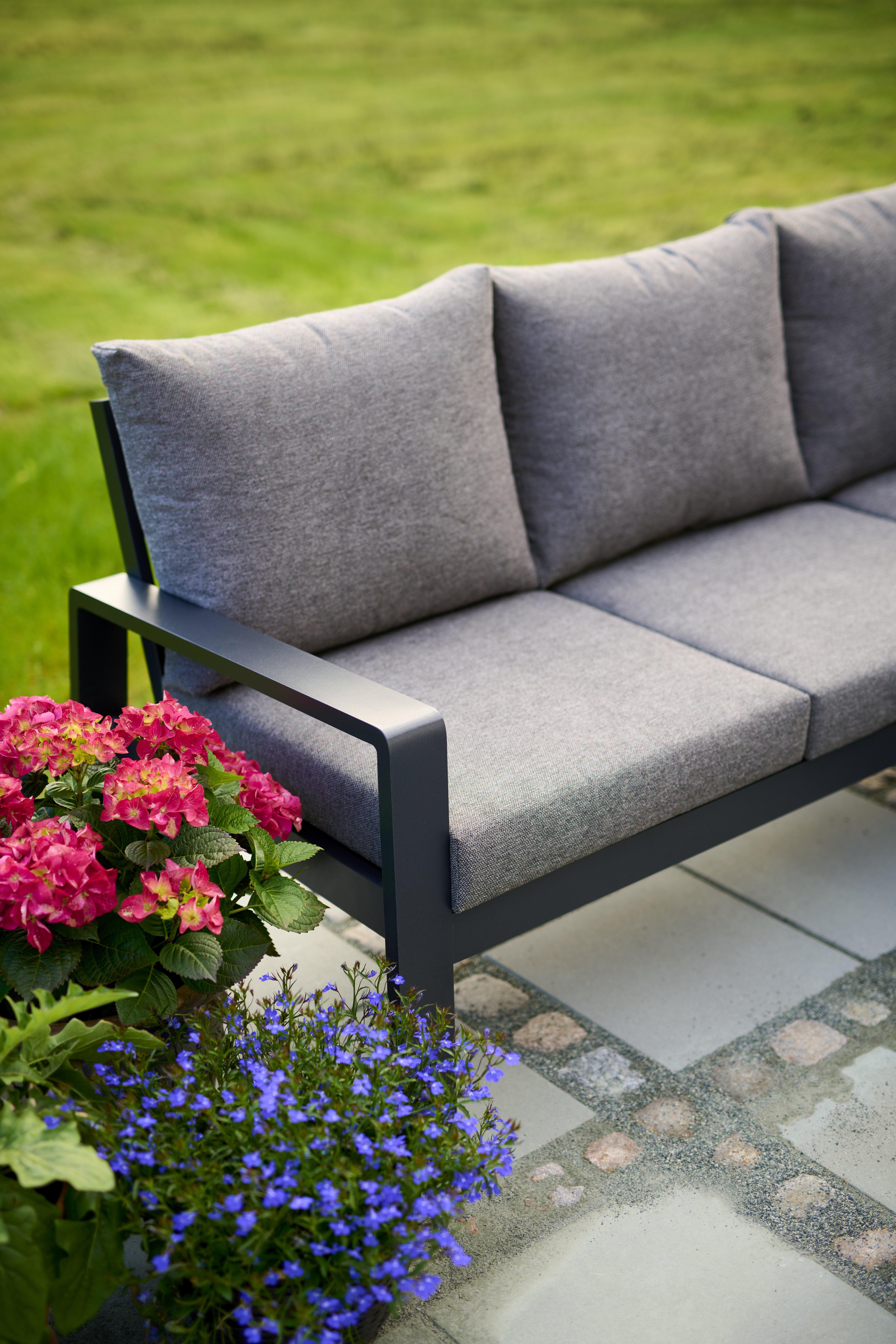 HJØRNESOFA M/PUTER SORT 2D KURS